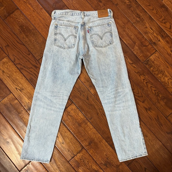 Levi's Wedgie Straight Light Wash Ankle Jeans - Picture 8 of 13